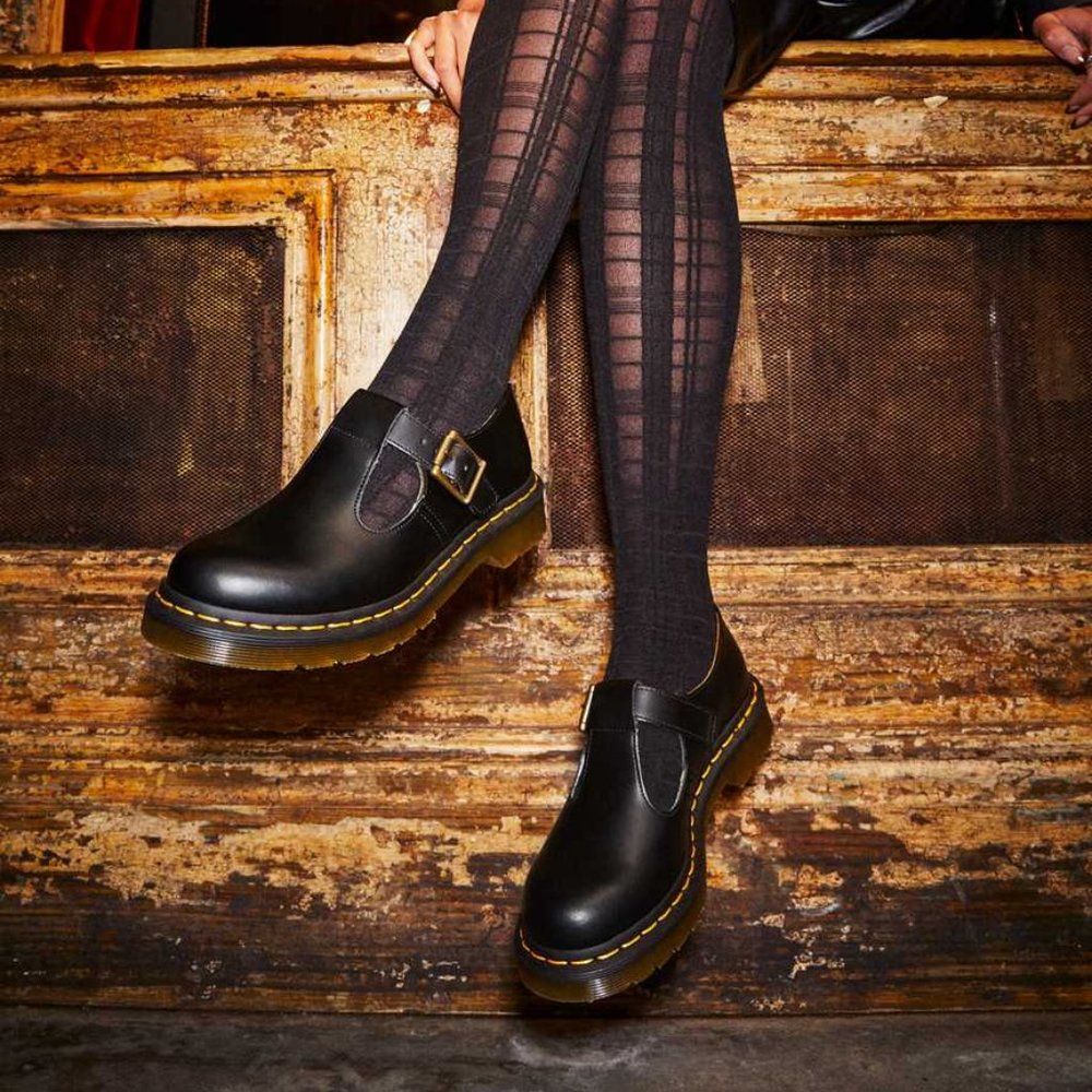 Dr. Martens Polley Size 8/39 in black